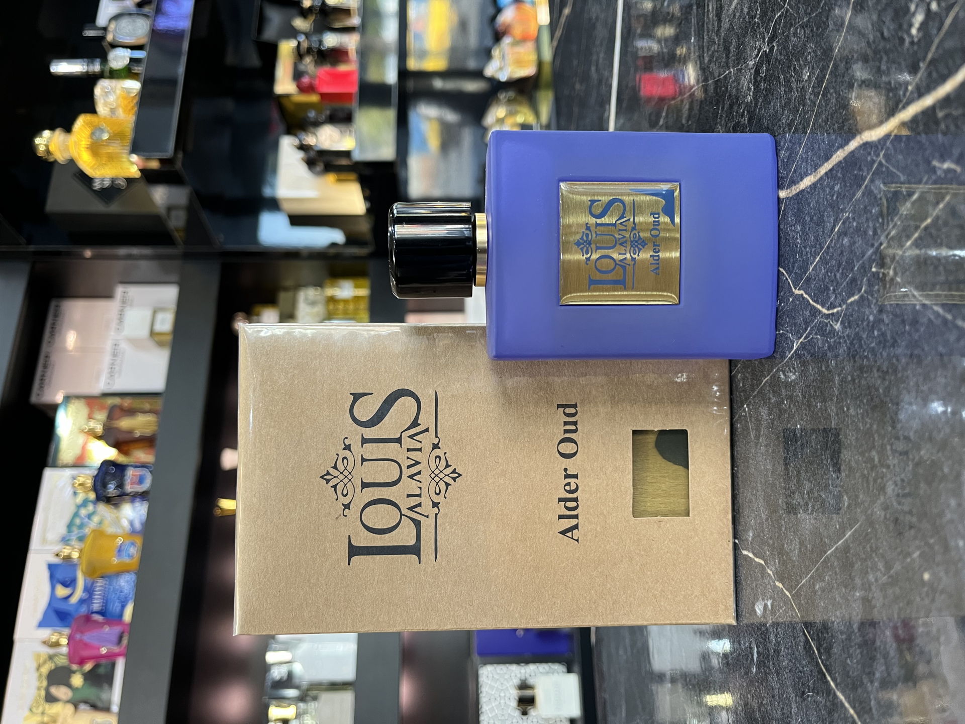 تصویر از عطر ادکلن ادوپرفیوم لویز آلاویا آلدر عود عطری است مردانه  Louis Alavia Alder Oud For Men EDP